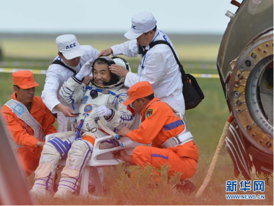 航天员出舱后一时无法直立行走